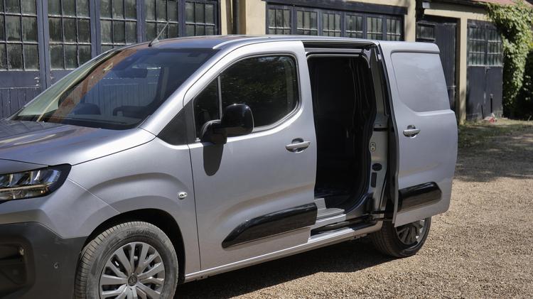 PEUGEOT PARTNER LONG DIESEL 1.5 BlueHDi 100 Professional Crew Van